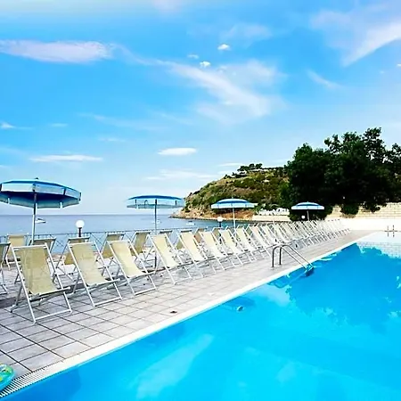Villaggio Baia D'ercole Hotel 4*